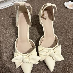 Chic Cream Bow Women's Heels